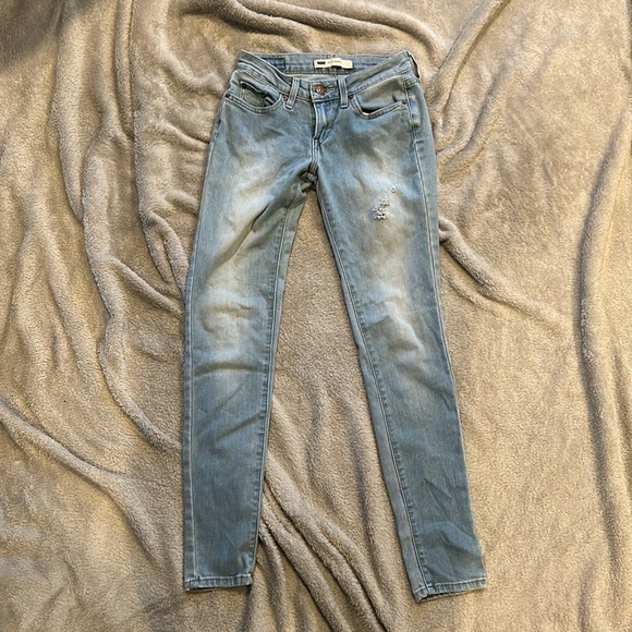 Levi’s Skinny Jeans - Picture 2 of 6